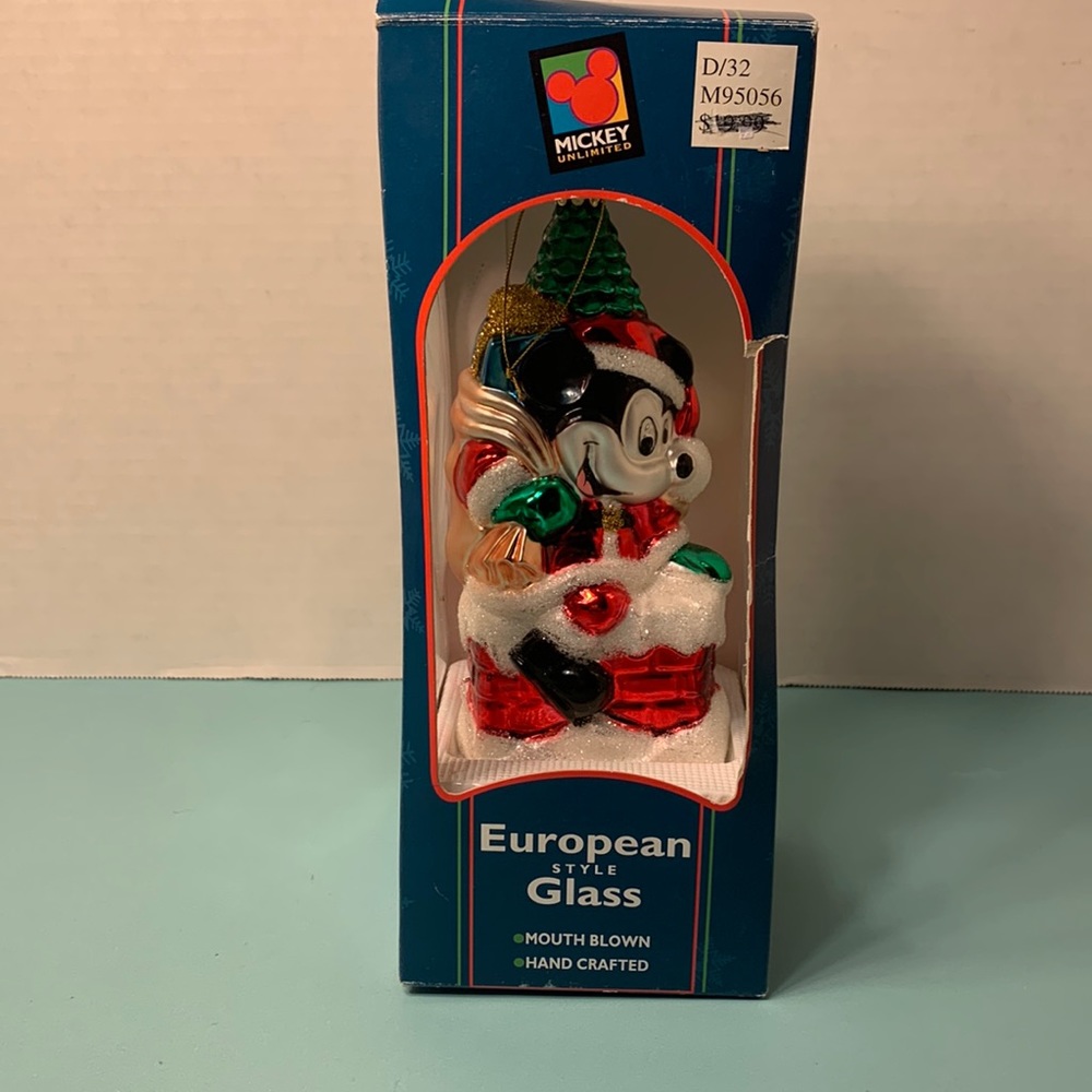 1997 Mickey Unlimited European Style Glass Santa Mickey Christmas Tree Ornament